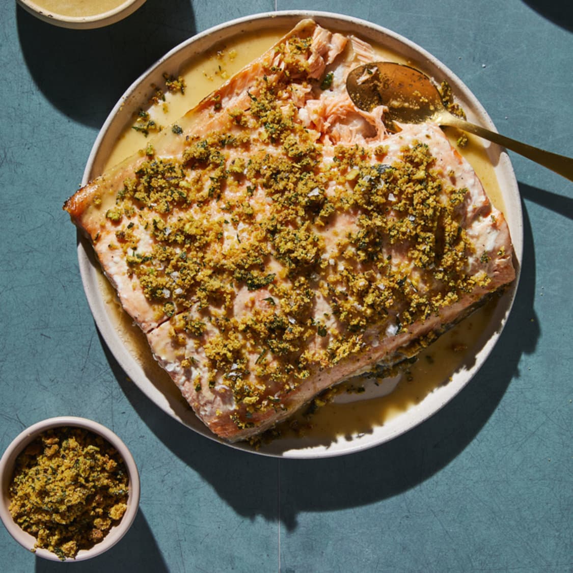 https://fleishigs.com/images/mobile-app/recipes/1521-list-honey-roasted-salmon-with-savory-pistachio-crumble.jpg