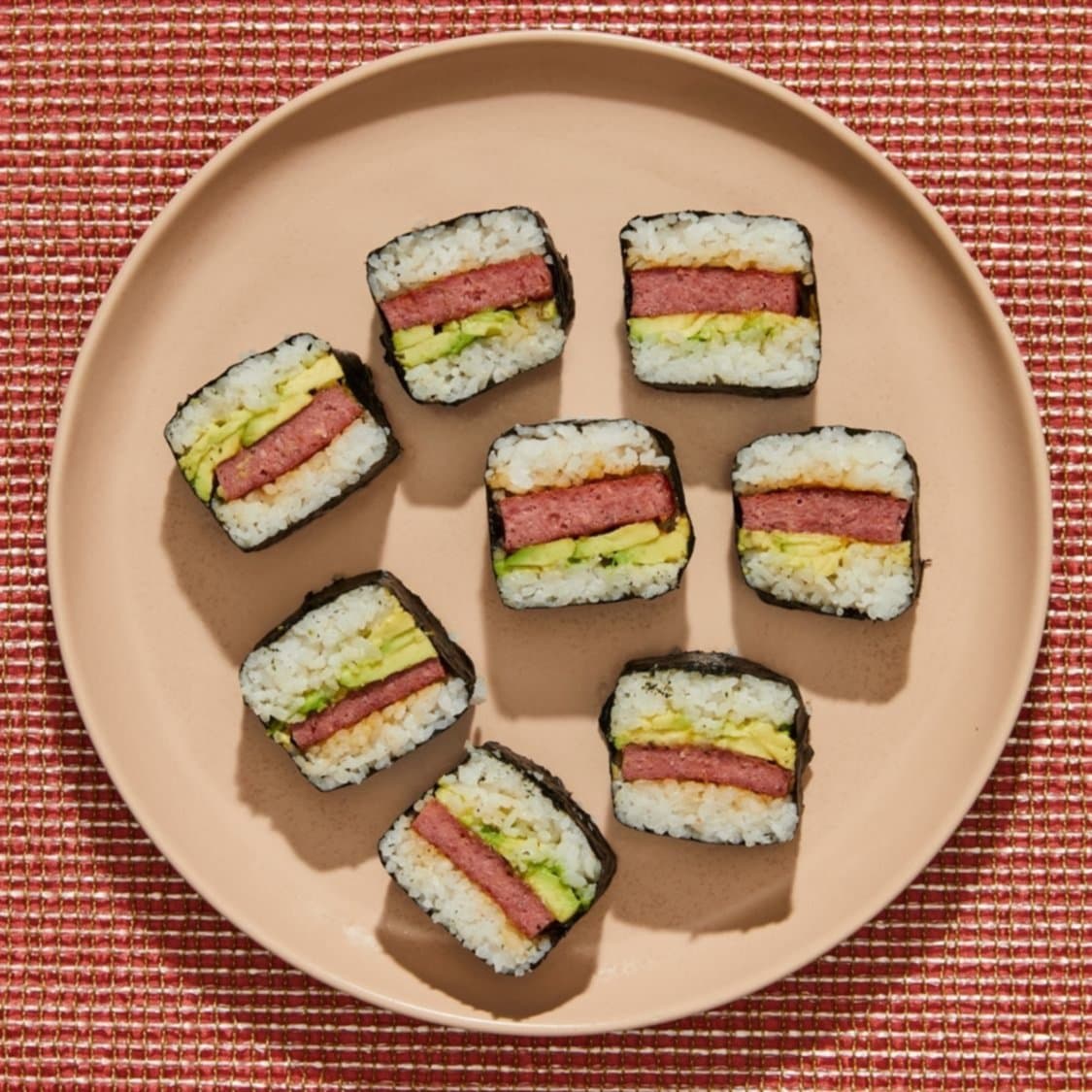 https://fleishigs.com/images/mobile-app/recipes/1803-list-salami-and-avocado-musubi.jpg