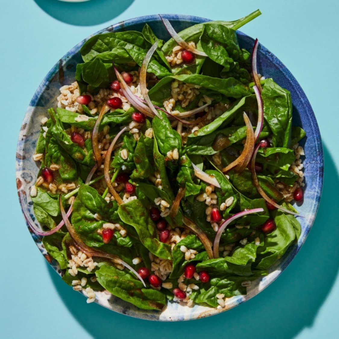 https://fleishigs.com/images/mobile-app/recipes/3002-list-barley-spinach-salad.jpg