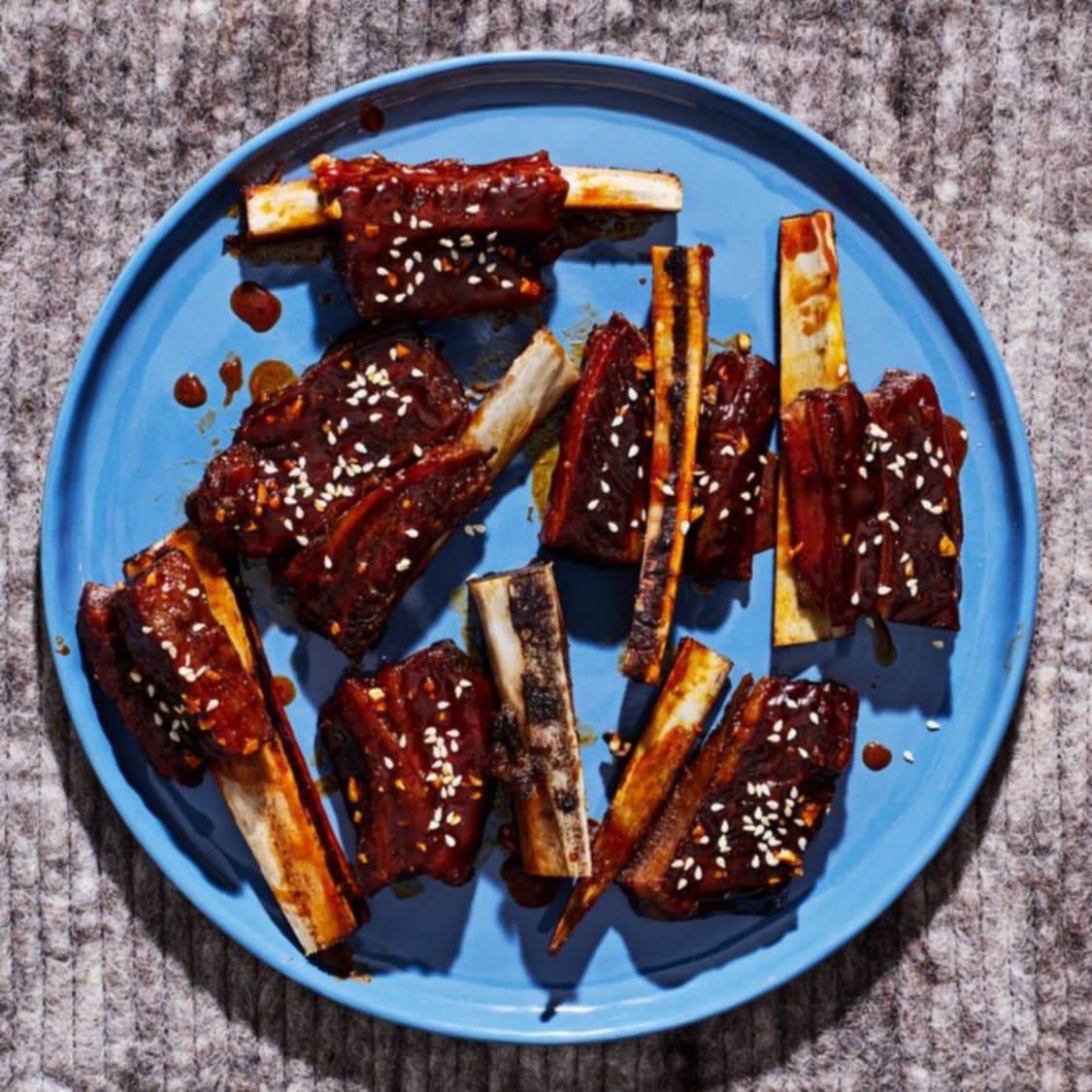 https://fleishigs.com/images/mobile-app/recipes/4011-list-gochujang-glazed-spare-ribs.jpg
