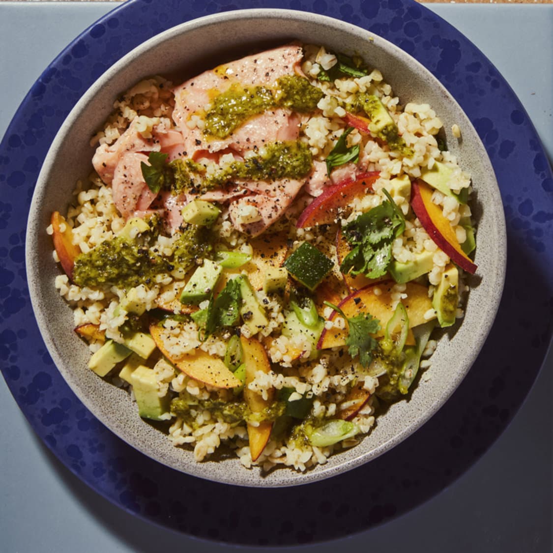 https://fleishigs.com/images/mobile-app/recipes/565-list-salmon-bulgur-salad.jpg