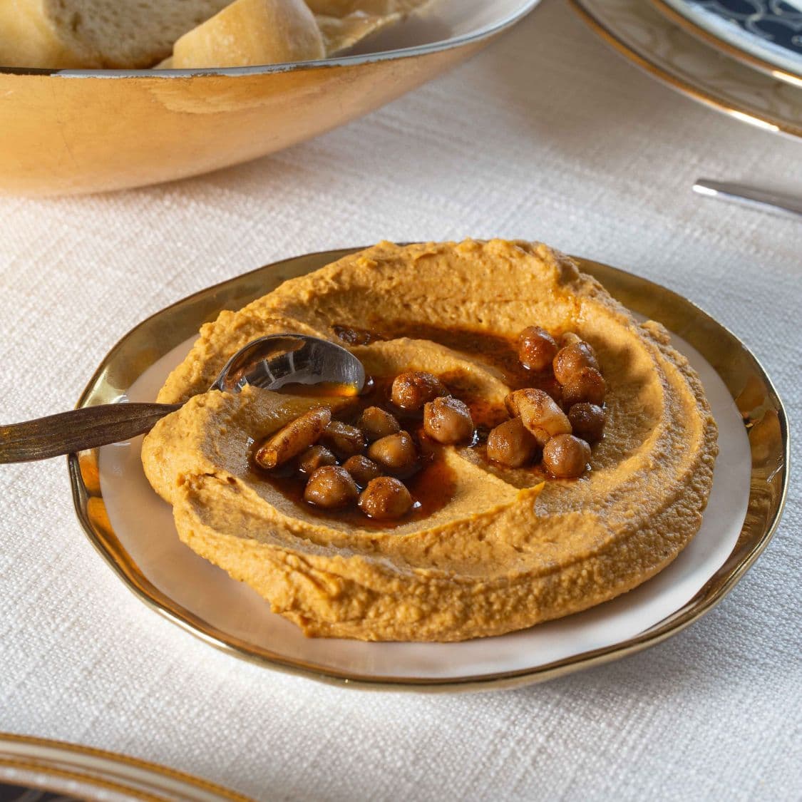 https://fleishigs.com/images/mobile-app/recipes/oFpNZfp69iLuVgWMrADMdH8PDfisk3-metaYnV0dGVybnV0IHNxdWFzaCBodW1tdXMuanBn-.jpg